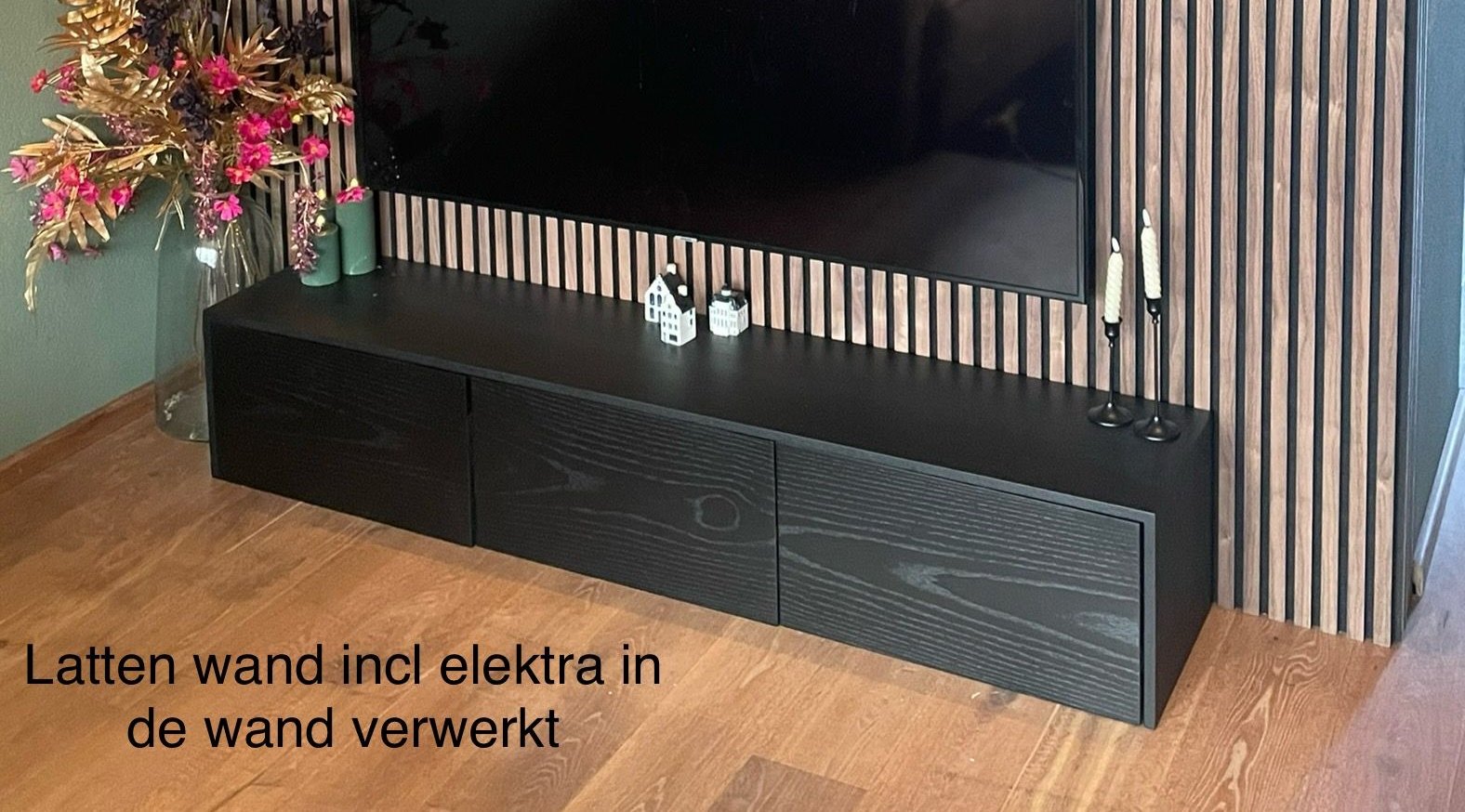 Laminaat in de gang, netjes tegen de plint
