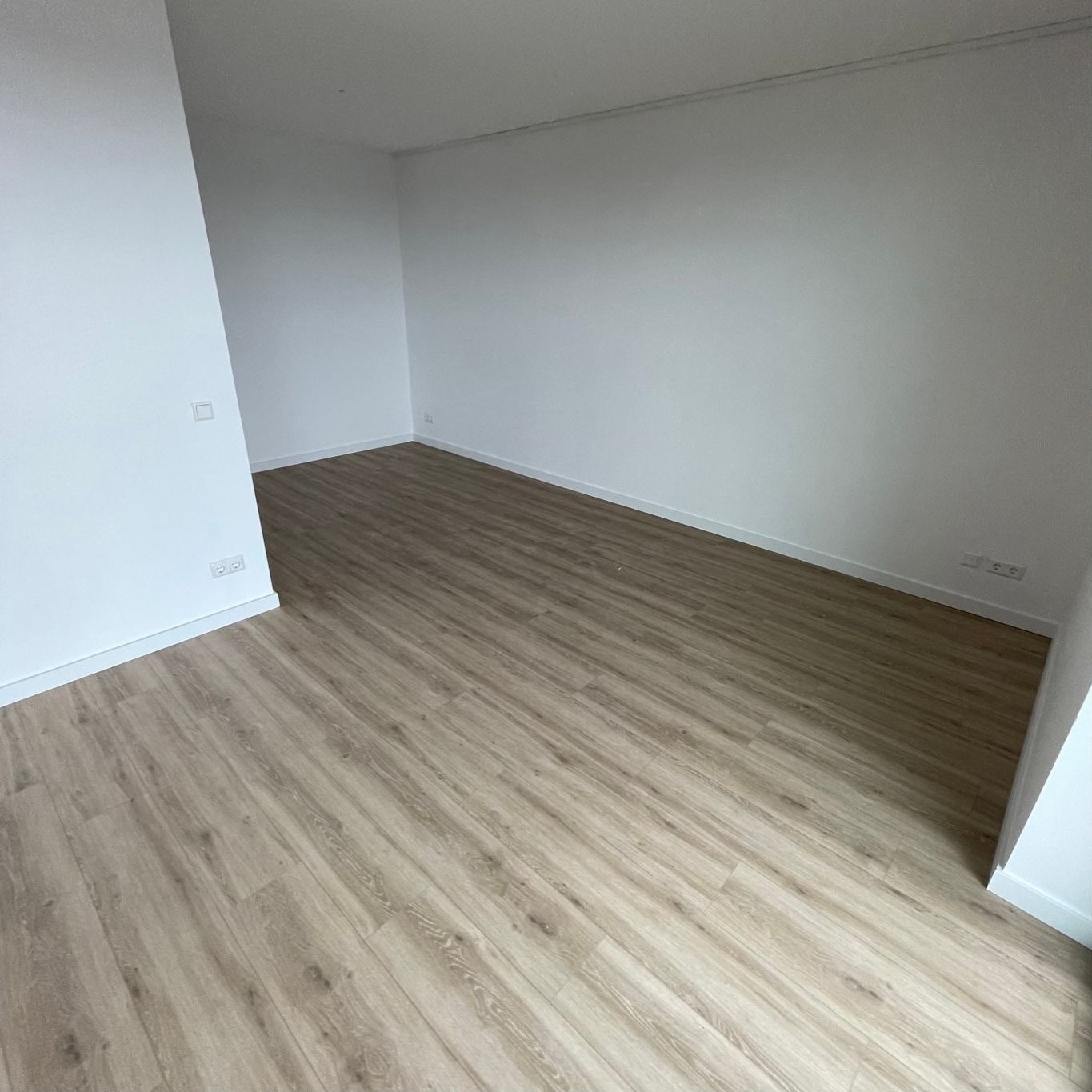 Laminaat, lege kamer
